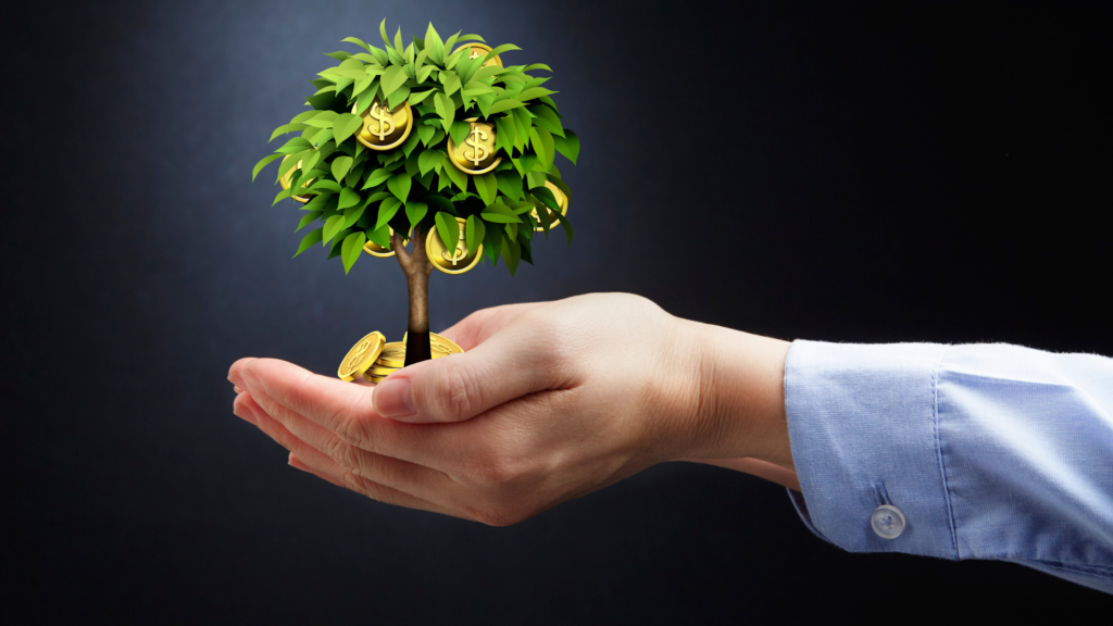 Guide explaining how to save and grow money smartly in 2025 for everyday people.